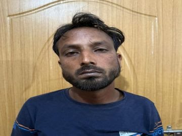 आरोपी आदिल (27 साल) को पुलिस ने गिरफ्तार कर लिया है। एक फरार है।