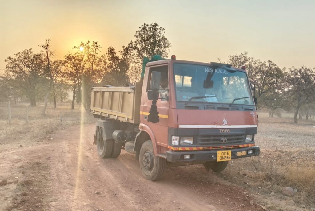 खनिज माफियाओं पर बड़ी चोट- डुभापानी में 5 वाहन एक साथ जब्त,मचा हड़कंप 4 67f79ac9 5092 4809 81b3 de5684579b6d