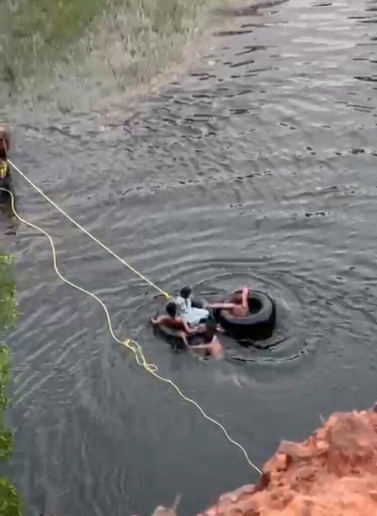 11 साल का प्यार बना धोखा: शादी से मुकरा प्रेमी, आहत युवती ने लगाई छलांग, बाल-बाल बची जान 3 img 9872